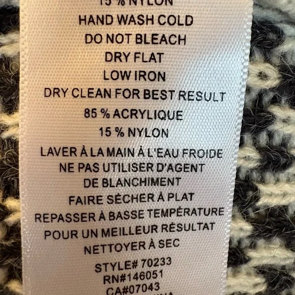 Multicolor Patterned Women's Sweater - Picture 3 of 4